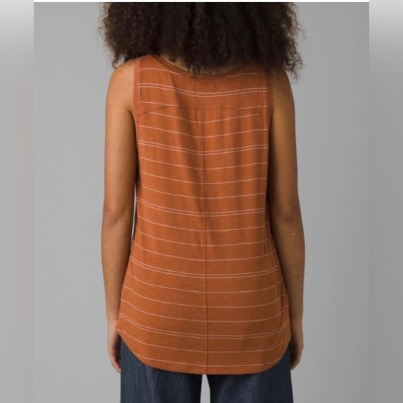 PRANA Foundation Pocket Scoop Neck Tank - Women - Picture 2 of 8